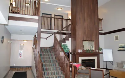 Photo 3 - Country Inn & Suites by Radisson, Big Rapids, MI