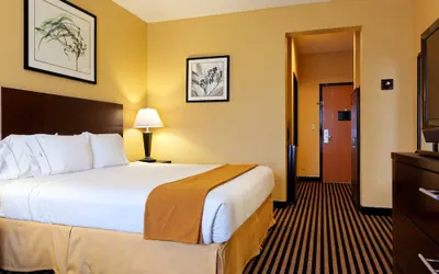 Photo 4 - Holiday Inn Express Crockett by IHG