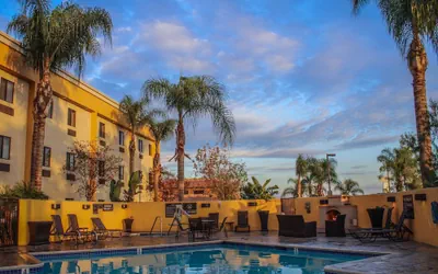 Photo 2 - Best Western Plus Arrowhead Hotel