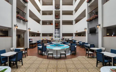 Photo 4 - Hampton Inn & Suites Rockville Centre