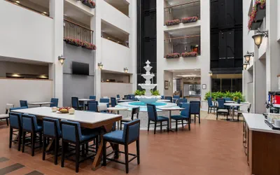 Photo 3 - Hampton Inn & Suites Rockville Centre