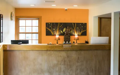 Photo 5 - Orange Tree Inn