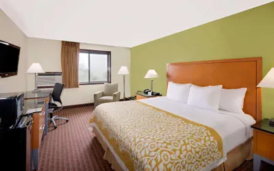 Photo 5 - Days Inn by Wyndham Fort Dodge