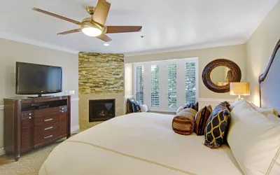 Photo 5 - Carriage House Inn