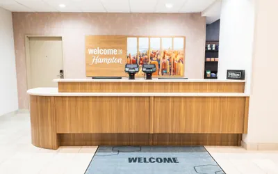 Photo 5 - Hampton Inn & Suites Addison