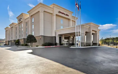 Photo 2 - Hampton Inn Guntersville
