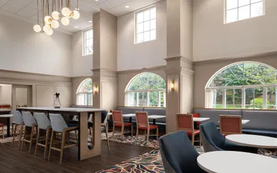 Photo 5 - Hampton Inn & Suites Newport/Middletown