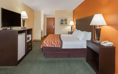 Photo 5 - Baymont by Wyndham Midland