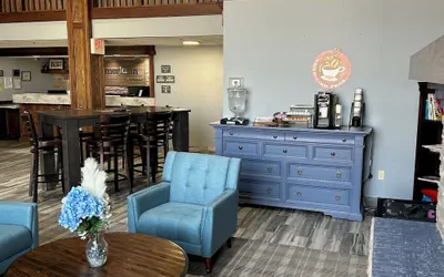 Photo 3 - AmericInn by Wyndham Ottumwa