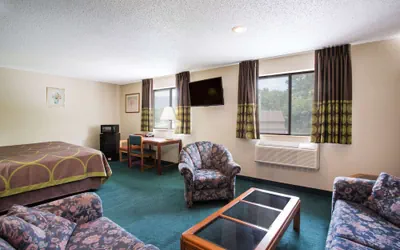 Photo 3 - Super 8 by Wyndham Salem VA