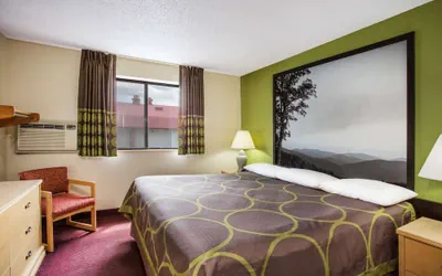 Photo 2 - Super 8 by Wyndham Salem VA