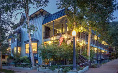 Photo 2 - The Victorian Inn
