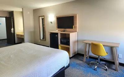 Photo 3 - Days Inn & Suites by Wyndham New Iberia
