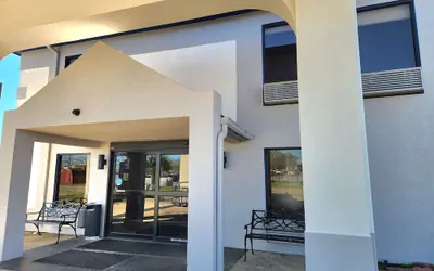 Days Inn & Suites by Wyndham New Iberia