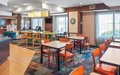 Photo 4 - Fairfield Inn & Suites by Marriott Columbus