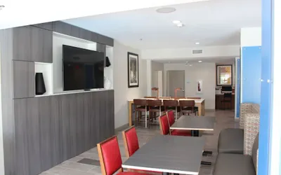 Photo 4 - Holiday Inn Express & Suites Enterprise by IHG