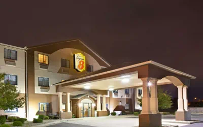 Photo 2 - Super 8 by Wyndham South Bend