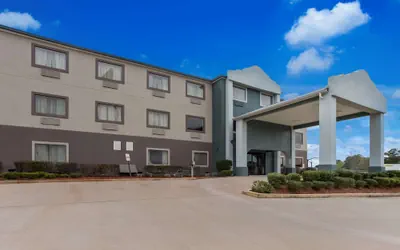 Photo 2 - Quality Inn & Suites Pearl - Jackson