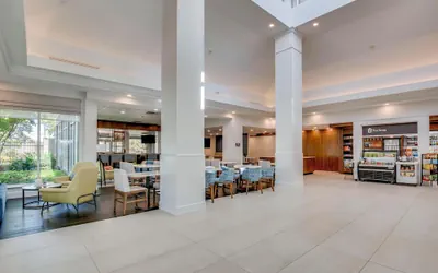 Photo 2 - Hilton Garden Inn Louisville Airport
