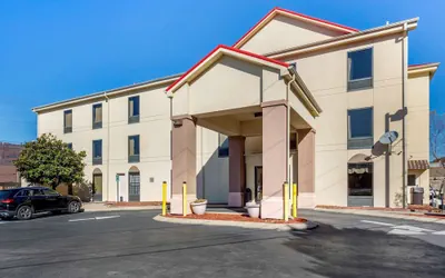 Photo 2 - Econo Lodge Lookout Mountain