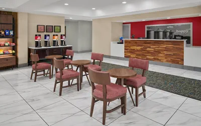 Photo 4 - Hampton Inn Kansas City The Legends