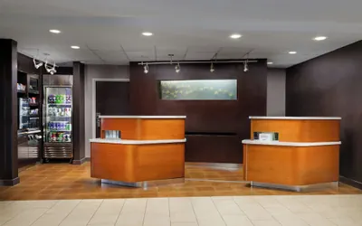 Photo 4 - Courtyard by Marriott Salinas Monterey