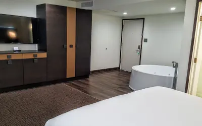 Photo 5 - Hotel Xilo Glendale