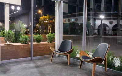 Photo 3 - Hotel Xilo Glendale
