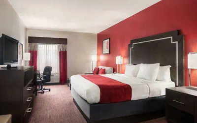Photo 5 - Days Inn & Suites by Wyndham Murfreesboro I-24 East