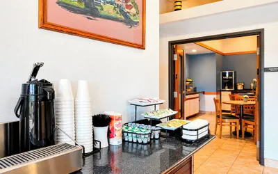 Photo 4 - Tava Motel Manitou Springs