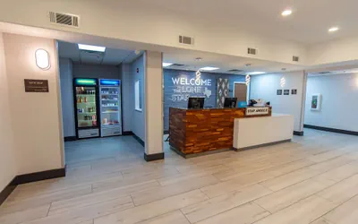 Photo 4 - Hampton Inn & Suites Denton