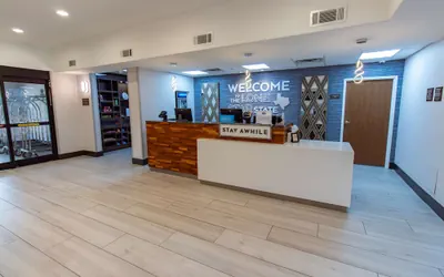 Photo 3 - Hampton Inn & Suites Denton