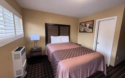 Photo 4 - Tahoe Sands Inn