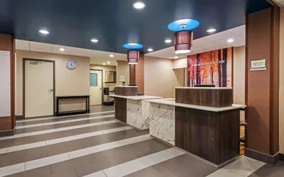 Photo 4 - La Quinta Inn & Suites by Wyndham Jamestown