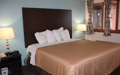 Photo 5 - Sterling Inn Niagara Falls near IAG Airport