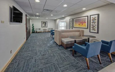 Holiday Inn Express & Suites London by IHG