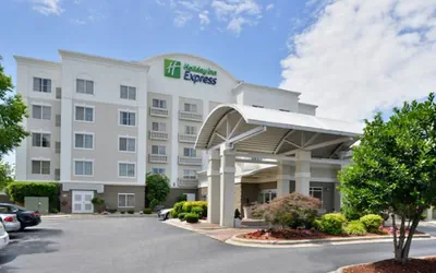 Photo 2 - Holiday Inn Express Hotel & Suites Mooresville - Lake Norman by IHG