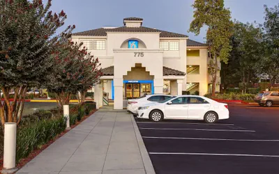 Photo 2 - Motel 6 Sunnyvale, CA - North