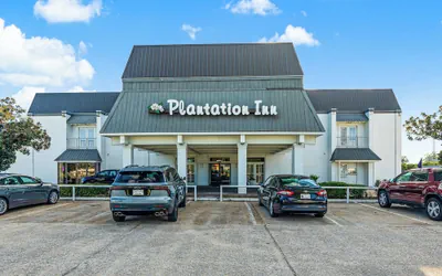 Photo 2 - Plantation Inn of Houma