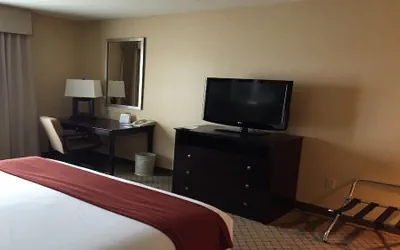 Photo 3 - Holiday Inn Express Sacramento Airport Woodland by IHG