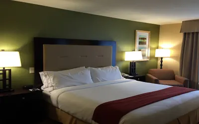 Photo 5 - Holiday Inn Express Sacramento Airport Woodland by IHG