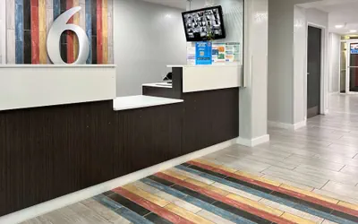 Photo 3 - Motel 6 Springfield, IL