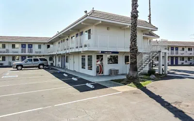Photo 2 - Motel 6 Campbell, CA - San Jose