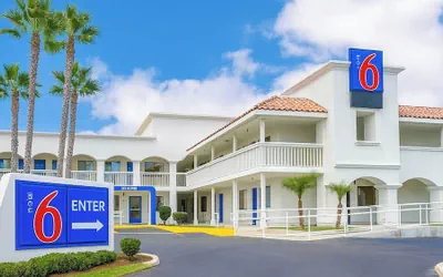 Motel 6 Carlsbad, CA Beach
