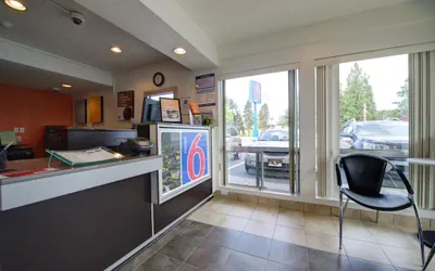 Photo 3 - Motel 6 Seattle, WA - Airport