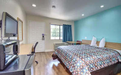 Photo 4 - Vagabond Inn Buttonwillow North I-5