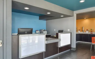 Photo 2 - Vagabond Inn Buttonwillow North I-5