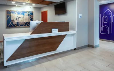 Holiday Inn Express & Suites North Lima by IHG