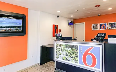 Photo 3 - Motel 6 Chico, CA