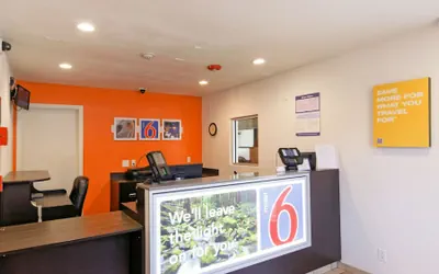 Photo 2 - Motel 6 Chico, CA